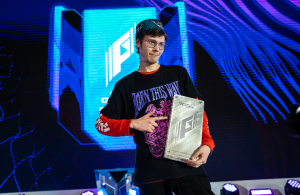 19-летний москвич Иван Власов завоевал Трофей Игр Будущего в танцевальном симуляторе 