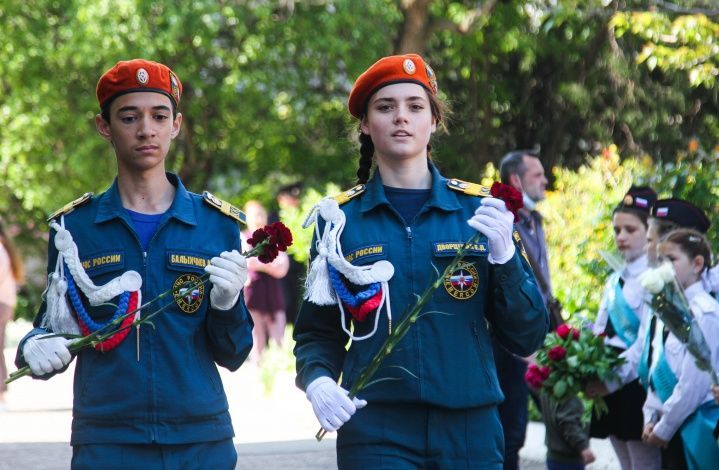 Трое выпускников севастопольского класса кадет чрезвычайного ведомства уже подали документы в ВУЗы МЧС России