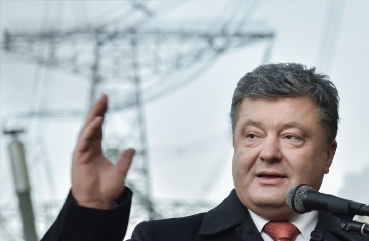 Сенатор: большинство украинцев уже не верят словам Порошенко о Крыме