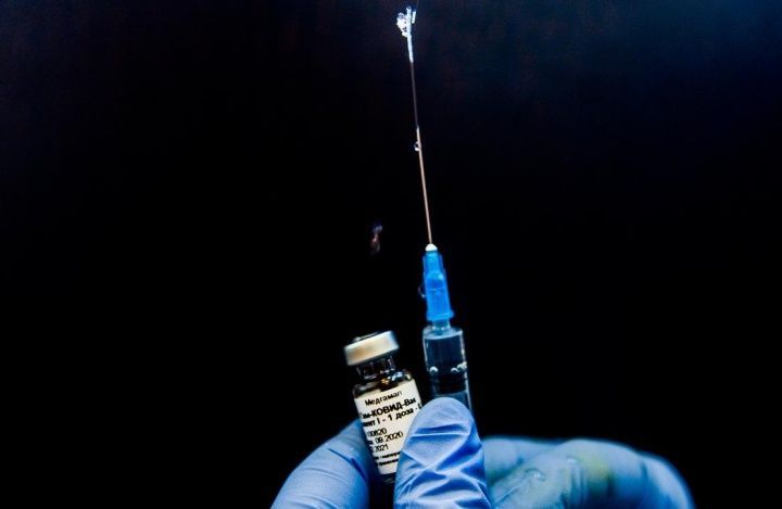 Эксперт оценил шансы отдельной группы россиян получить иностранную вакцину