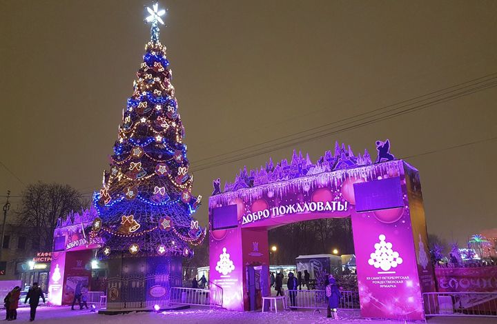В Петербурге начала работу Рождественская ярмарка