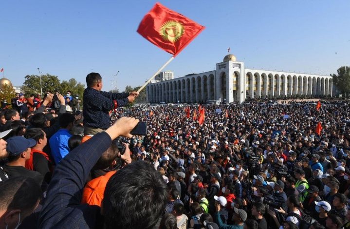 "Последняя капля". Политолог прокомментировал происходящее в Киргизии