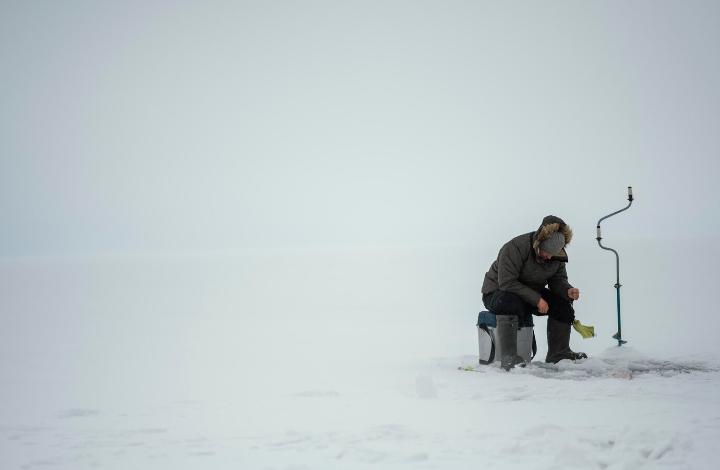 Жителям Ленинского округа рассказали о правилах безопасности на зимней рыбалке