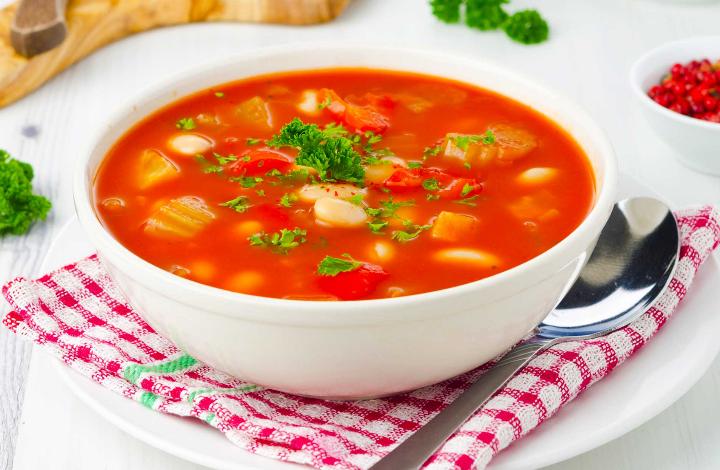 Гастроэнтеролог раскрыла секрет полезного супа