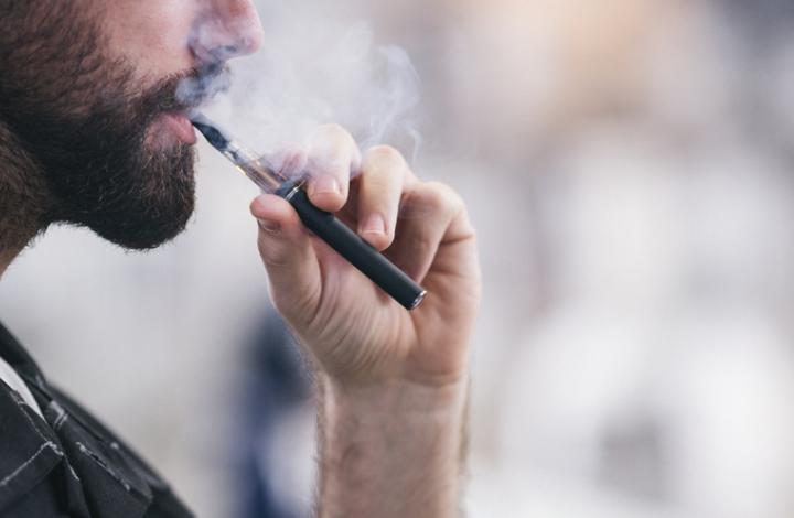 В Сеченовском университете проанализировали воздействие электронных сигарет на полость рта и кишечник