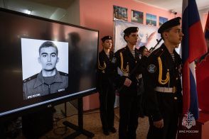 "Парту героя" открыли в честь погибшего севастопольского сотрудника МЧС