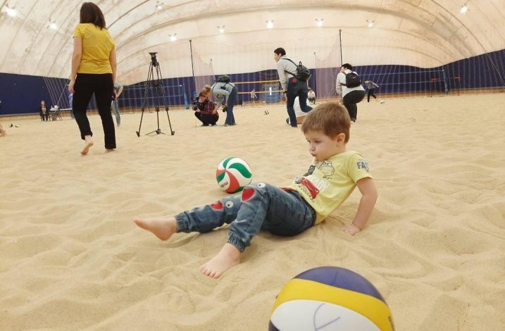 Народный фронт в Подмосковье организовал спортивно-развлекательные занятия на песке для детей с аутизмом