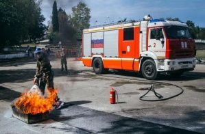 Самые активные, смелые, спортивные школьники Севастополя сразились на этапах соревнований МЧС России «Юный пожарный»