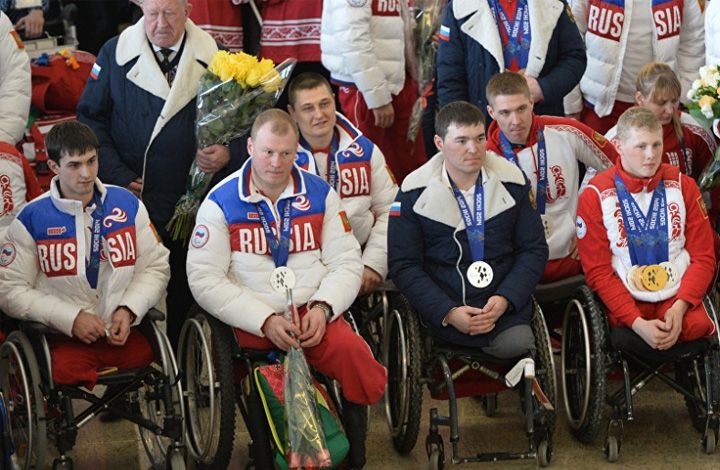 Снова в игре. Российские паралимпийцы вернули себе флаг