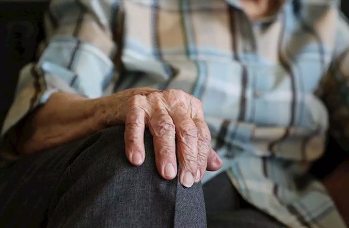 Приемные семьи для пожилых бездомных? Мнения экспертов