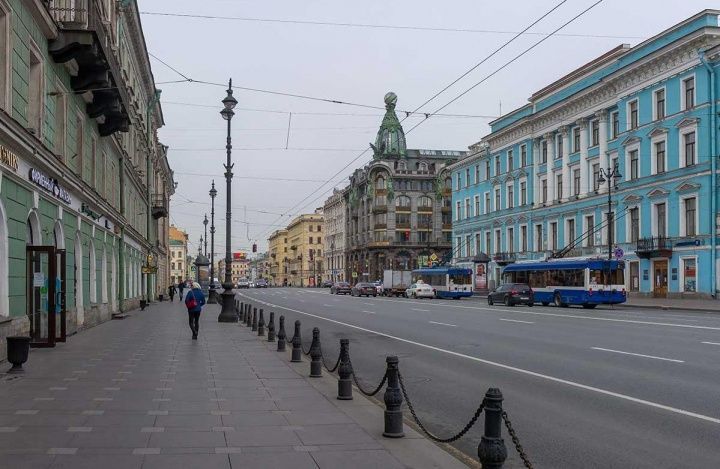 В Москве спрос на апартаменты падает, в Петербурге уверенный рост