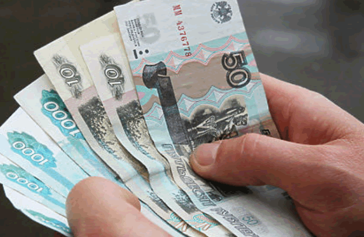 Почему россияне благосклонны к «серым» зарплатам? Мнение экономиста