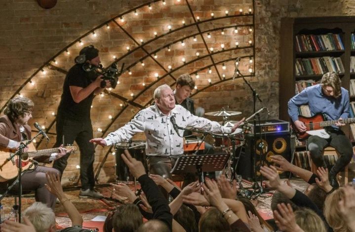 Легендарный Олег Гаркуша выступит со своим первым сольным альбомом на «Квартирнике НТВ у Маргулиса»