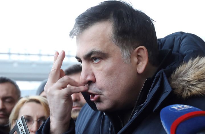 "Просто надоел". Политолог о выдворении Саакашвили с Украины