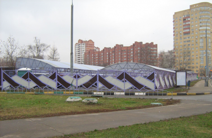 В районе Выхино-Жулебино появилась площадка для городской ярмарки на месте незаконной парковки