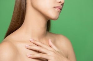 Гладкая шея: Как убрать морщины с помощью уколов красоты