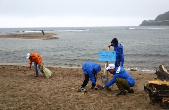 Волонтеры «Нестле» приняли участие в масштабной экологической акции на Байкале