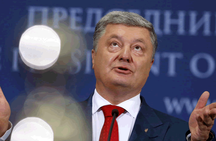 Политик о бегстве Порошенко: многие хотят "раздеть его до нитки"