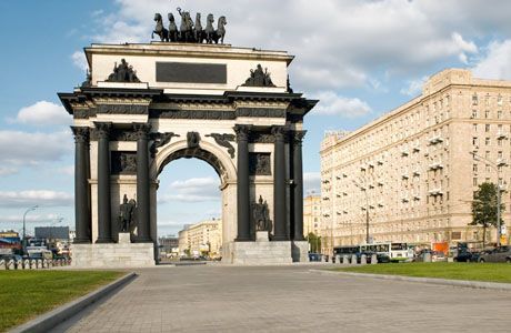 Реставрация Триумфальной арки начнется в конце мая
