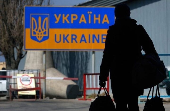 Украинский политик: проблему миграции украинцев можно решить одним путем