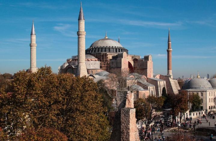 В туриндустрии дали прогноз, подешевеют ли билеты в Стамбул в сентябре