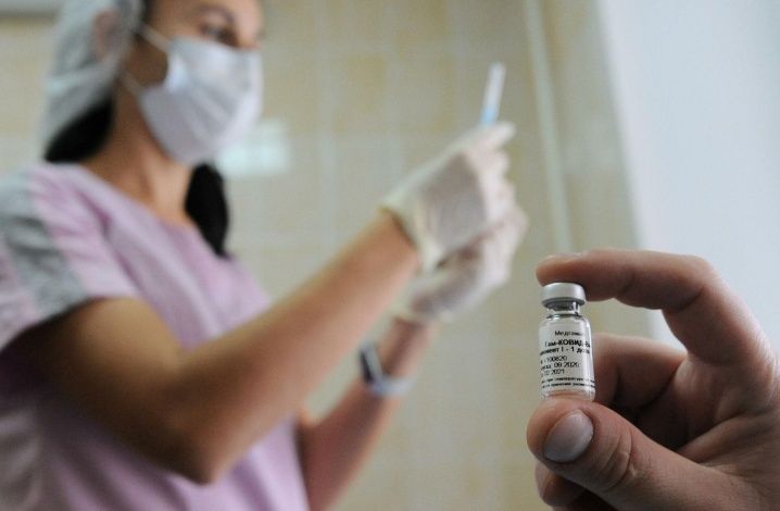 Россияне против обязательной вакцинации абитуриентов от COVID-19