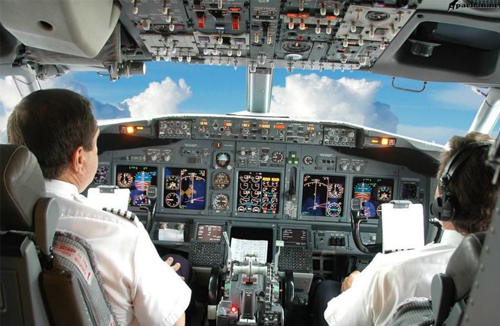 Авиаэксперт: Закрытие программ по подготовке летчиков может негативно сказаться на развитии авиаперевозок