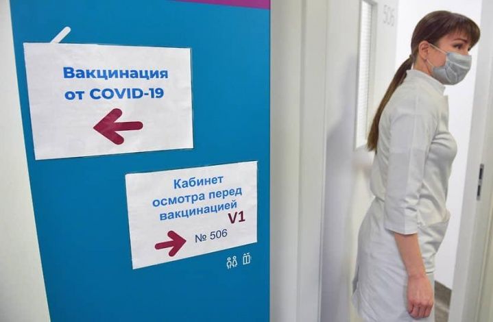 Каждый второй россиянин — за то, чтобы выдавать QR-код всем, у кого есть достаточный уровень антител к коронавирусу, а не только привитым