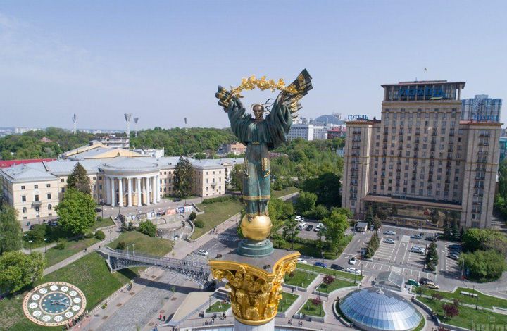 Политолог рассказал, за чей счет Киев спасается от дефолта