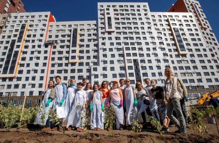 В ЖК «Румянцево-Парк» состоялось масштабное мероприятие для дольщиков «Посади свое дерево»