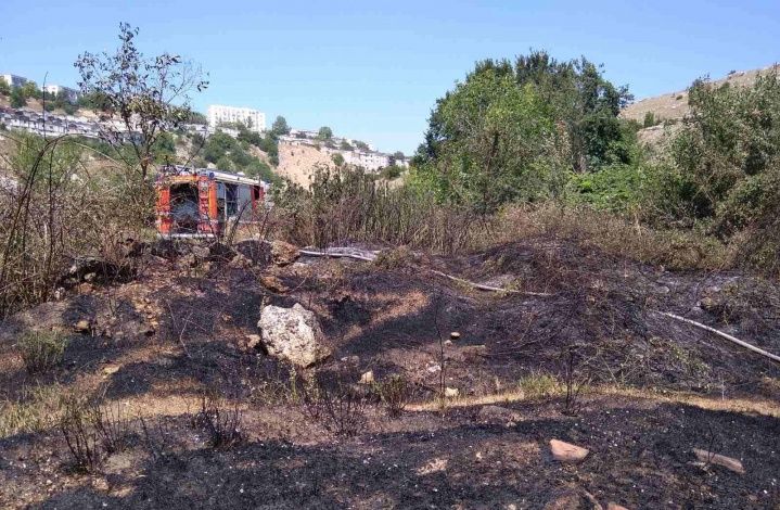 Севастопольские огнеборцы за день три раза тушили пожары на открытой территории. МЧС напоминает: соблюдайте правила пожарной безопасности!