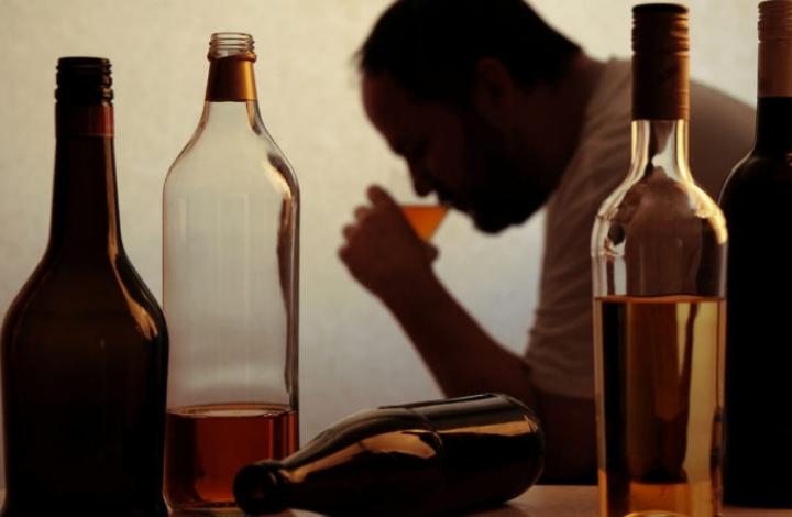 "Не надо строить иллюзий": эксперт оценил опасность больших доз алкоголя