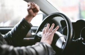  34% автолюбителей стали спокойнее ездить после 30 лет