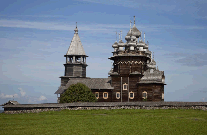 Кижи – музей традиционного деревянного зодчества России
