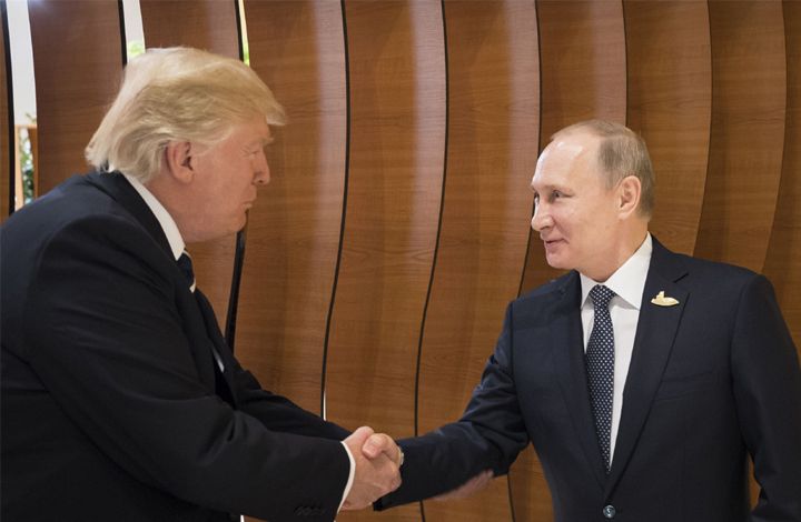 Политолог: слова Трампа про "связи с Россией" – это "залп" в затяжной войне