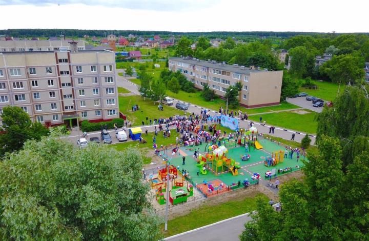 Евгений Хромушин открыл новую детскую площадку по программе губернатора в Домодедово