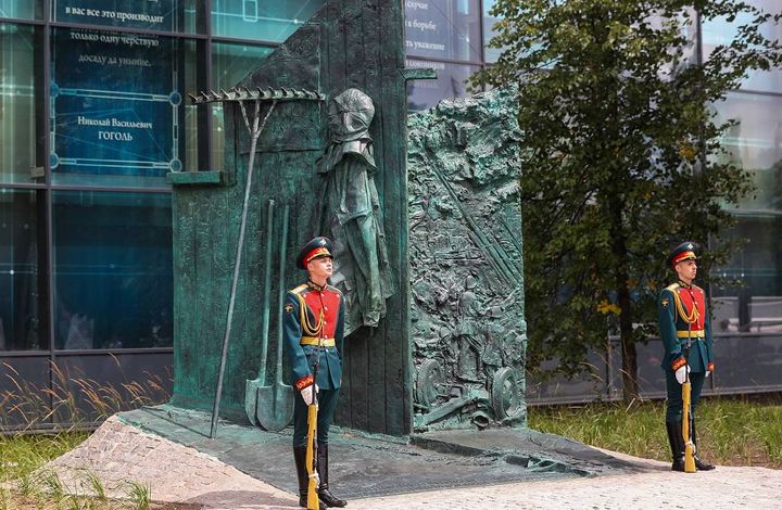 Н. Сергунина: на ВДНХ открыли монумент в память о сотрудниках Выставки, которые погибли в годы Великой Отечественной войны