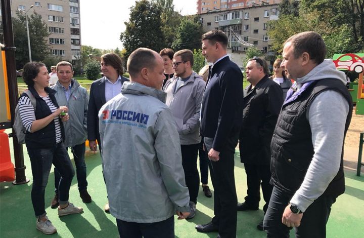 Активисты ОНФ проверили комплексное благоустройство дворов в Домодедово