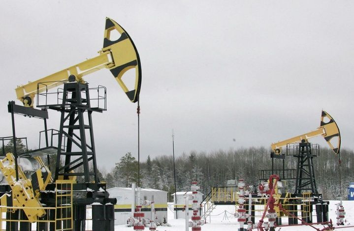 Эксперт назвала причину роста цен на нефть выше 64 долларов за баррель
