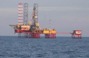 Эксперт предупредил о последствиях ударов по буровым вышкам в Черном море