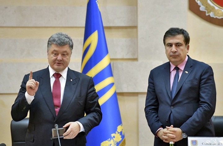 Политолог: Порошенко опасается связей Саакашвили с США