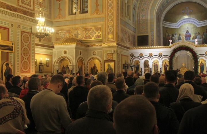 Спасатели МЧС России обеспечили безопасность в ходе пасхальных богослужений в Севастополе