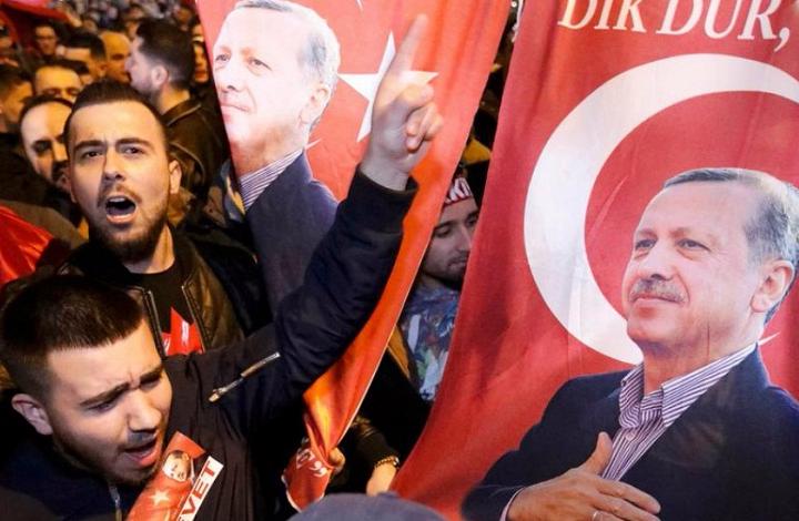 Мнение: Анкара не хочет получить от ФРГ "оплеуху" – хватит Голландии