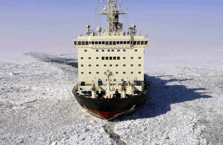 Эксперт: новые ледоколы сделают Северный морской путь круглогодичным