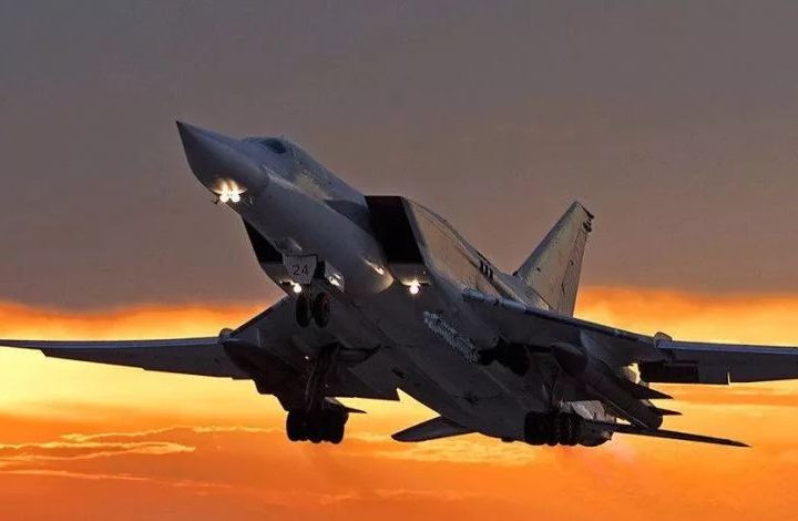 Военный эксперт: самолет Ту-22М3М усилит "стратегический кулак" России