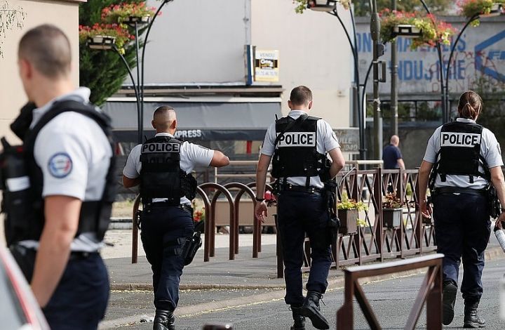 Во Франции захватили заложников в супермаркете