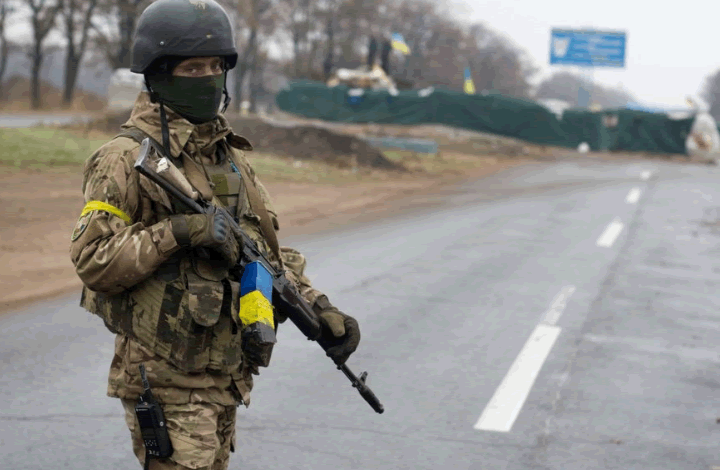 Эксперт: причин переноса отвода в Донбассе две, обе ‒ неприятные для Киева