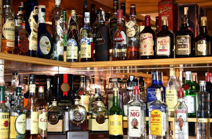 В Правительстве готовятся убрать «ароматный» алкоголь с полок магазинов