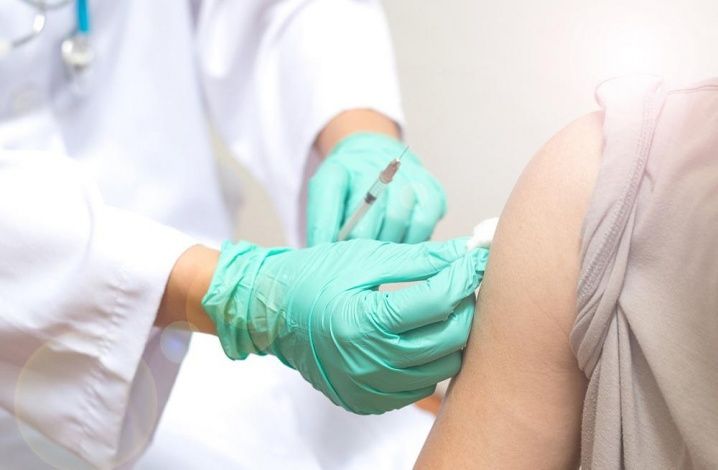 Новость о разработке прививки от коронавируса снизила готовность россиян пройти вакцинацию
