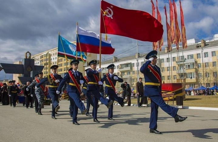 В Челябинске и Якутске отменили парад Победы
